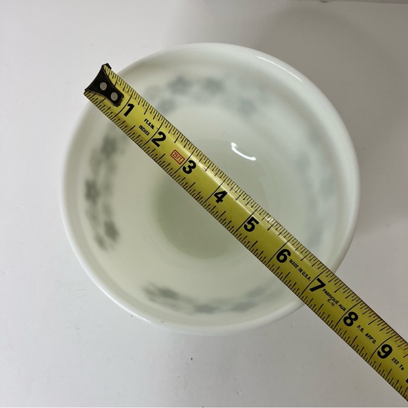 Pyrex Crazy Daisy Floral Patterned White Small Bowl - Picture 3 of 7